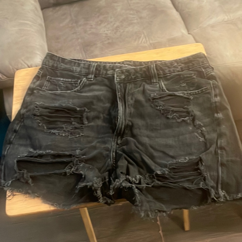 American Eagle black destruction shorts